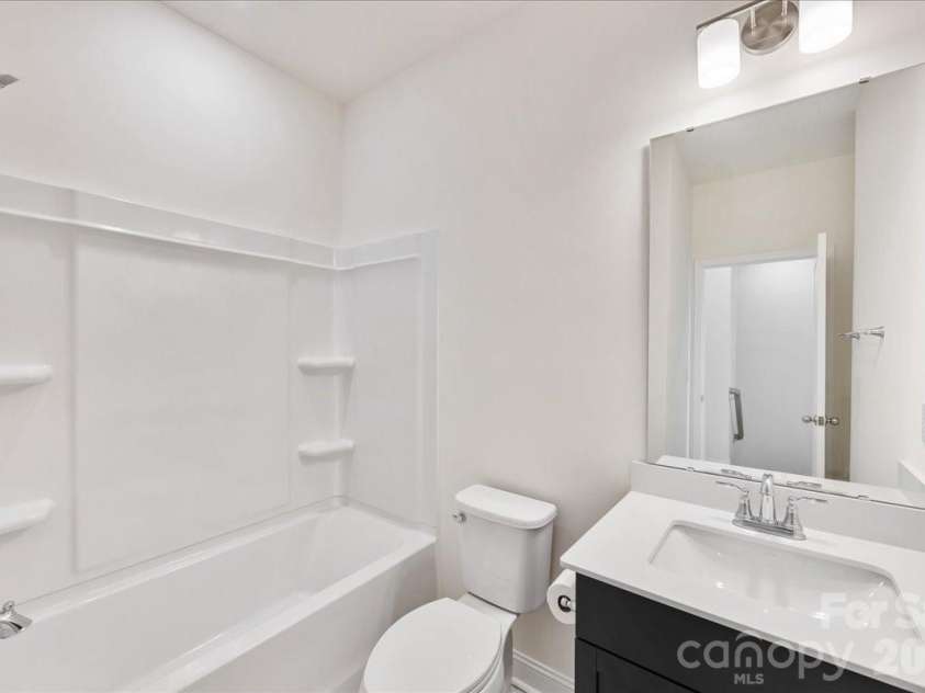 647 District Court, Fort Mill, SC 29708.  MLS# CAR4346046, YatesRealty ID 16922. Full bath #3