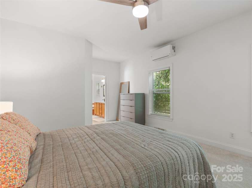 19 Lynnbrook Way, Columbus, NC 28722.  MLS# CAR4298309, YatesRealty ID 16923. 