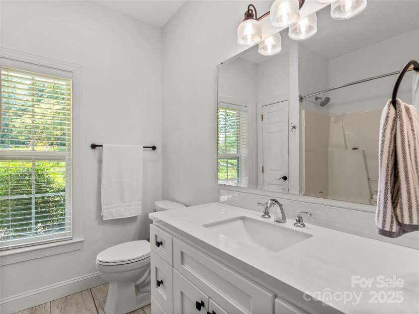 19 Lynnbrook Way, Columbus, NC 28722.  MLS# CAR4298309, YatesRealty ID 16923. 