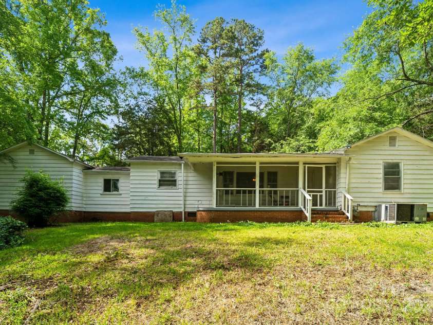 1917 Tom Sadler Road, Charlotte, NC 28214.  MLS# CAR4256173, YatesRealty ID 16923. 