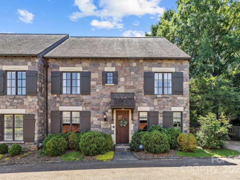 1625 Bibury Lane, Charlotte, NC 28211.  MLS# CAR4261407, YatesRealty ID 16924. 