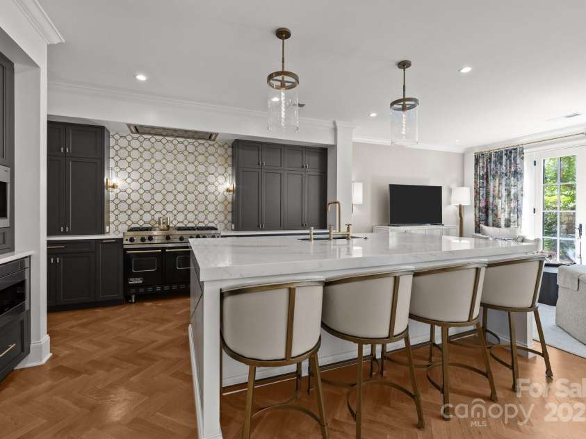 1625 Bibury Lane, Charlotte, NC 28211.  MLS# CAR4261407, YatesRealty ID 16924. 