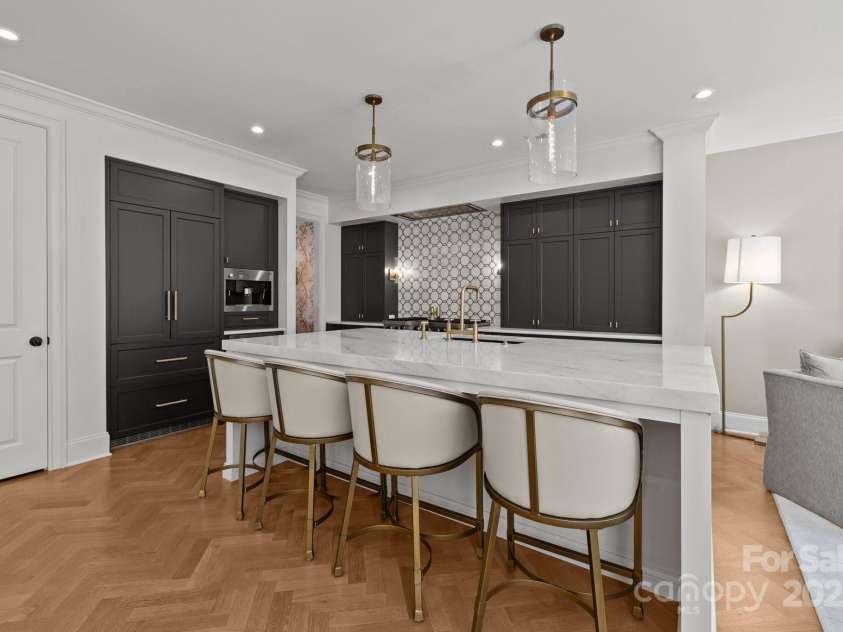 1625 Bibury Lane, Charlotte, NC 28211.  MLS# CAR4261407, YatesRealty ID 16924. 
