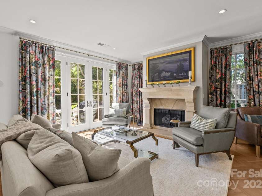 1625 Bibury Lane, Charlotte, NC 28211.  MLS# CAR4261407, YatesRealty ID 16924. 