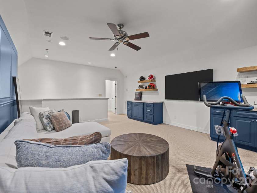 1625 Bibury Lane, Charlotte, NC 28211.  MLS# CAR4261407, YatesRealty ID 16924. 