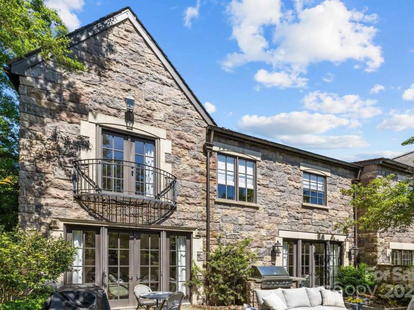 1625 Bibury Lane, Charlotte, NC 28211.  MLS# CAR4261407, YatesRealty ID 16924. 