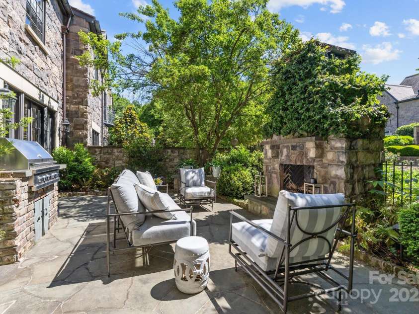 1625 Bibury Lane, Charlotte, NC 28211.  MLS# CAR4261407, YatesRealty ID 16924. 