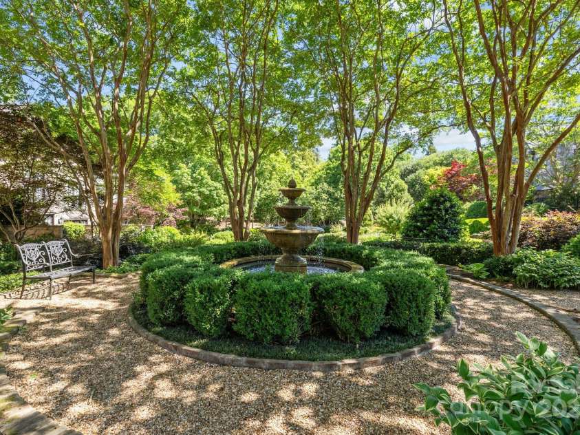 1625 Bibury Lane, Charlotte, NC 28211.  MLS# CAR4261407, YatesRealty ID 16924. 