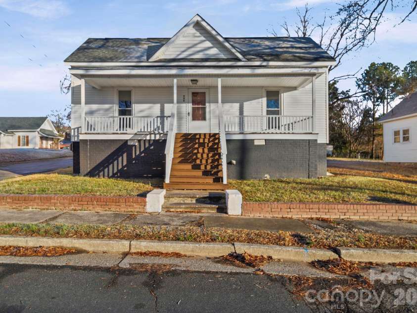 526 Graham Street, Albemarle, NC 28001.  MLS# CAR4327658, YatesRealty ID 16925. 