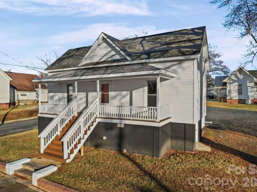 526 Graham Street, Albemarle, NC 28001.  MLS# CAR4327658, YatesRealty ID 16925. 