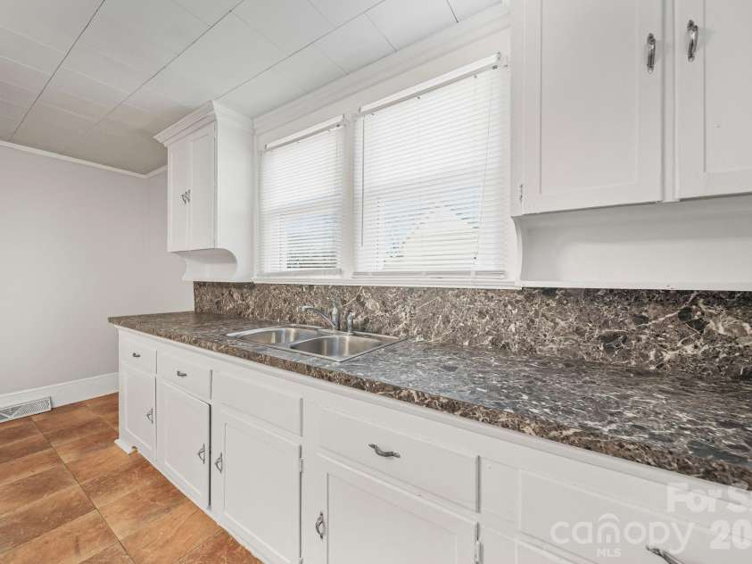 526 Graham Street, Albemarle, NC 28001.  MLS# CAR4327658, YatesRealty ID 16925. 