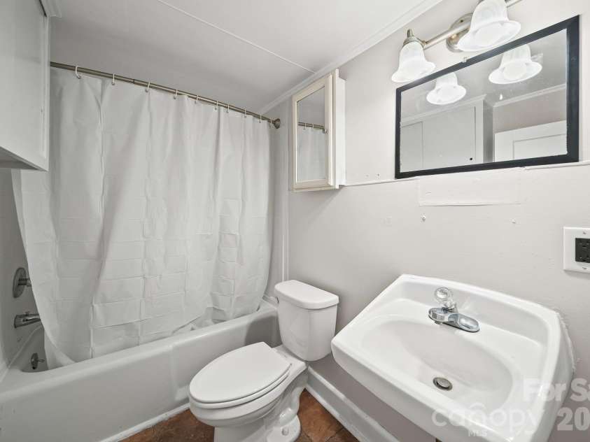 526 Graham Street, Albemarle, NC 28001.  MLS# CAR4327658, YatesRealty ID 16925. 