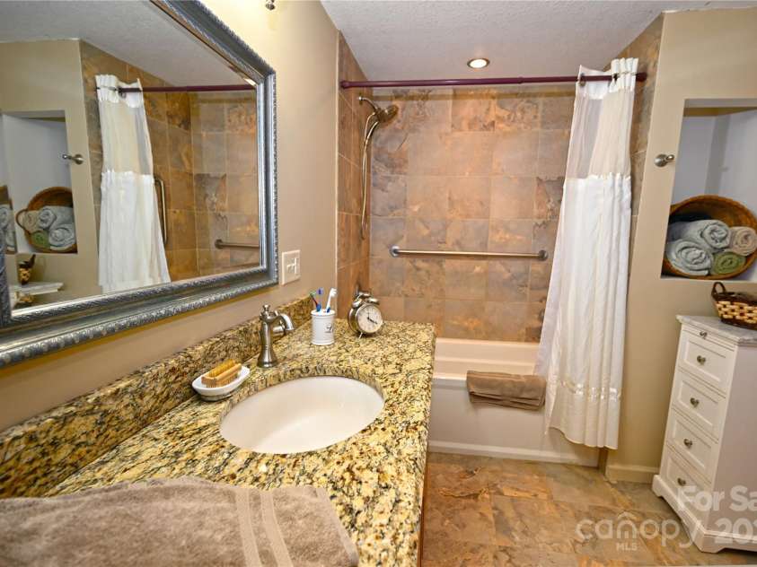 550 Joe Payne Road, Marshall, NC 28753.  MLS# CAR4257370, YatesRealty ID 16925. 