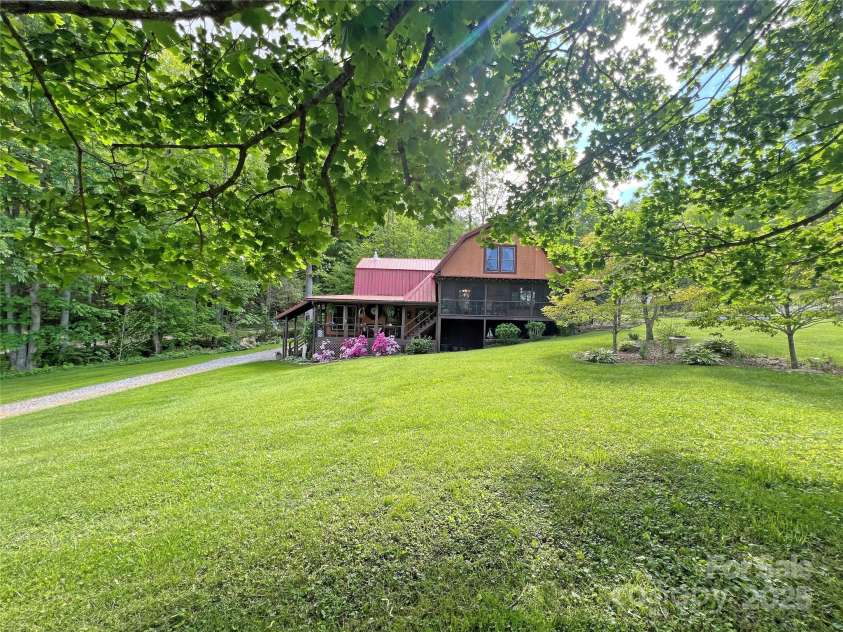 550 Joe Payne Road, Marshall, NC 28753.  MLS# CAR4257370, YatesRealty ID 16925. 