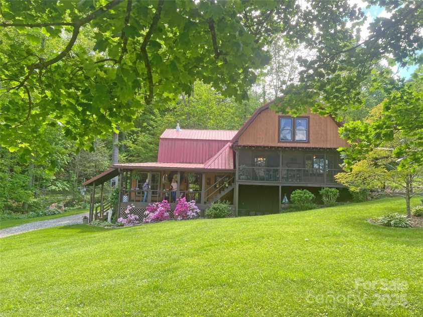 550 Joe Payne Road, Marshall, NC 28753.  MLS# CAR4257370, YatesRealty ID 16925. 