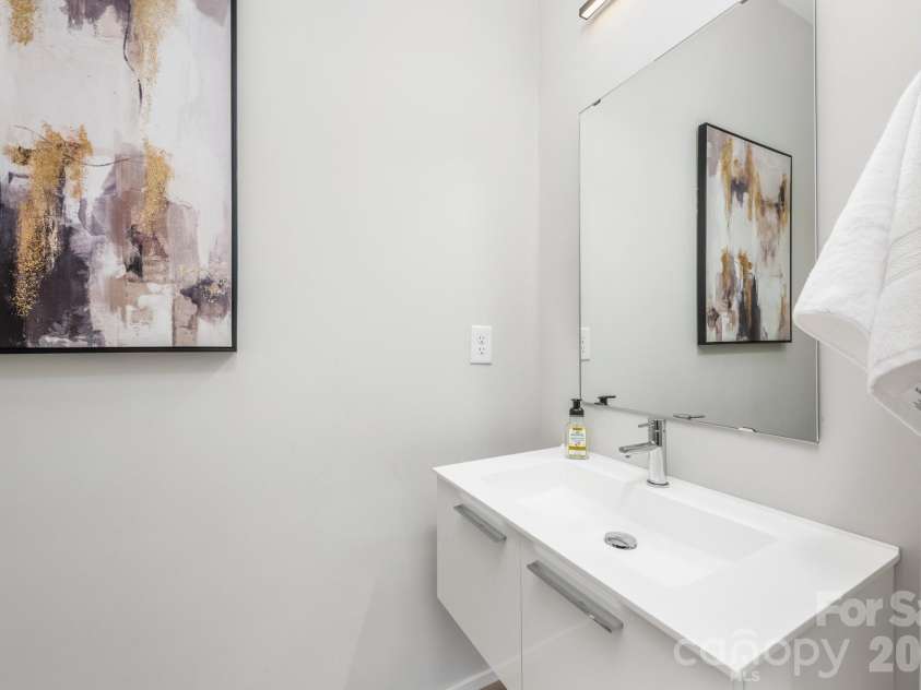 3108 Kirkland Avenue, Charlotte, NC 28208.  MLS# CAR4358724, YatesRealty ID 16926. Half bathroom