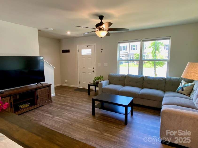 3113 Bouquet Street, Charlotte, NC 28215.  MLS# CAR4261587, YatesRealty ID 16926. Open Floor Plan