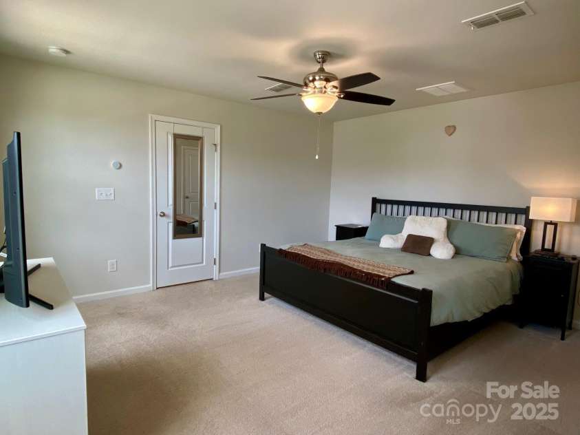 3113 Bouquet Street, Charlotte, NC 28215.  MLS# CAR4261587, YatesRealty ID 16926. Primary Bedroom