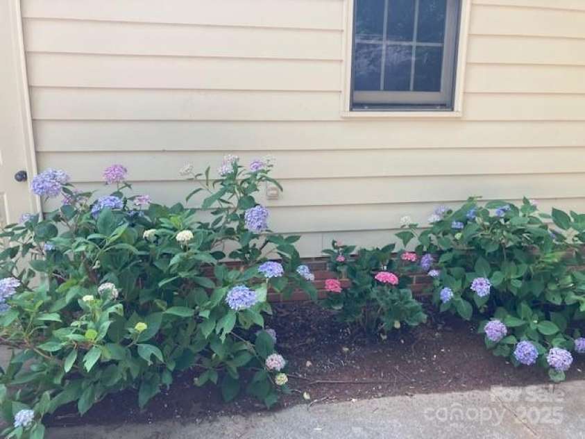 2222 Raven Drive, Rock Hill, SC 29732.  MLS# CAR4261583, YatesRealty ID 16928. 