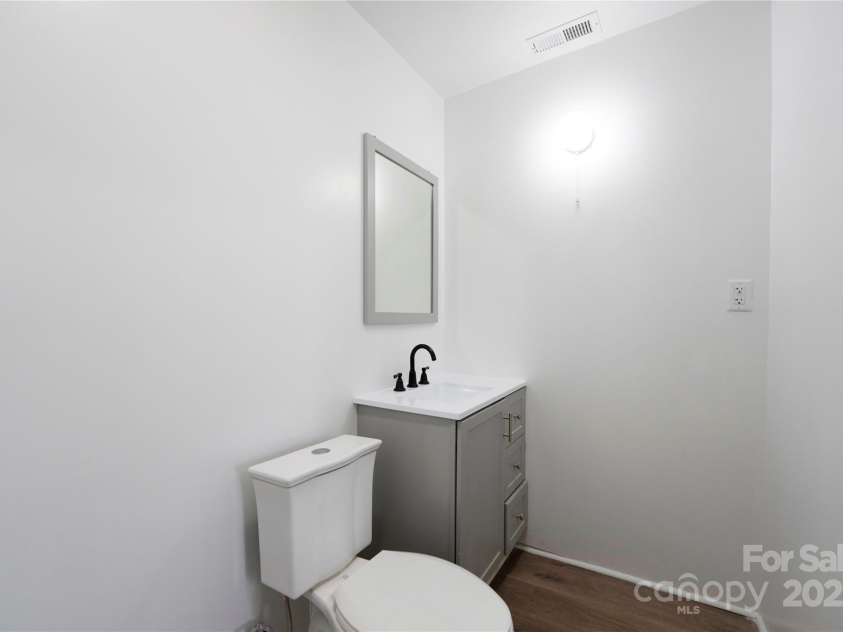 506 Styers Street, Cherryville, NC 28021.  MLS# CAR4265277, YatesRealty ID 16929. Hall Bath