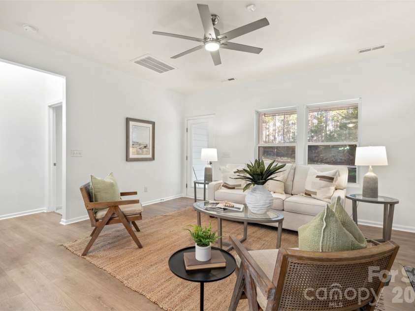 9409 Tradewinds Court, Lancaster, SC 29720.  MLS# CAR4333162, YatesRealty ID 16929. Living Room