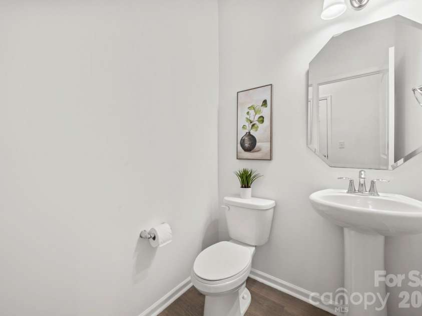 9409 Tradewinds Court, Lancaster, SC 29720.  MLS# CAR4333162, YatesRealty ID 16929. Powder Room