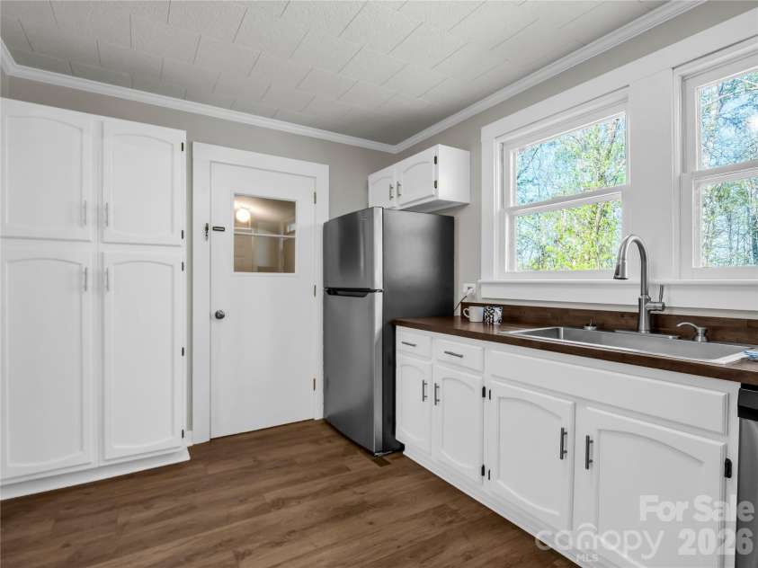 198 Grayson Bostic Road, Forest City, NC 28043.  MLS# CAR4360050, YatesRealty ID 16930. Kitchen