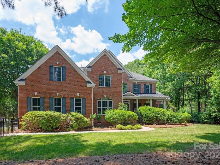 8719 Fairview Road, Charlotte, NC 28226.  MLS# CAR4237074, YatesRealty ID 16932. 