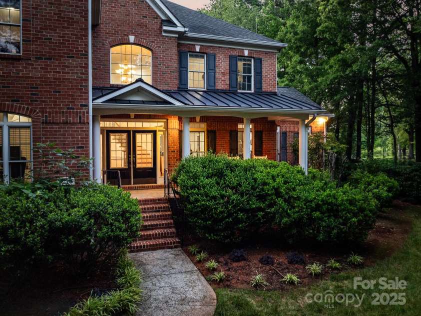 8719 Fairview Road, Charlotte, NC 28226.  MLS# CAR4237074, YatesRealty ID 16932. 