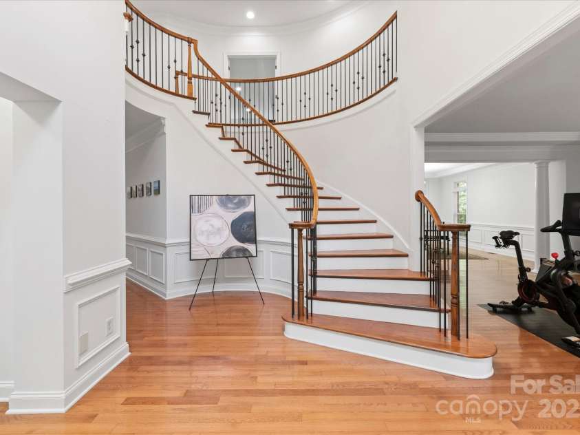 8719 Fairview Road, Charlotte, NC 28226.  MLS# CAR4237074, YatesRealty ID 16932. 