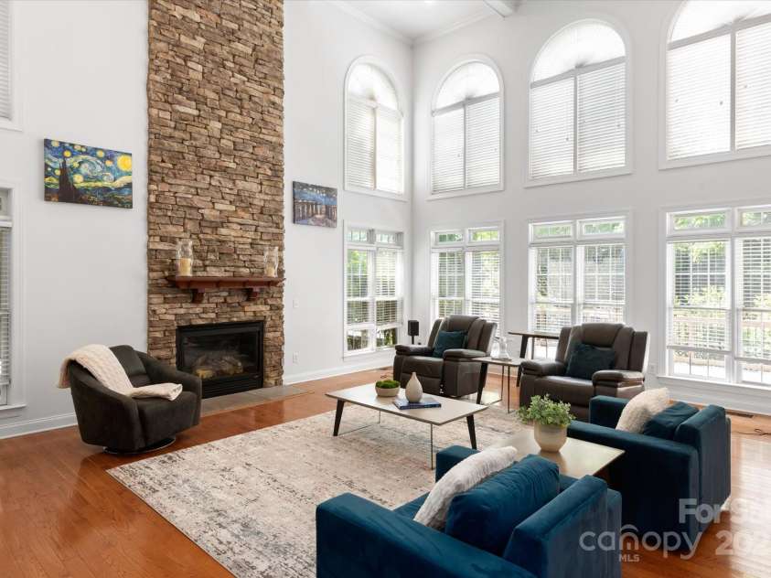 8719 Fairview Road, Charlotte, NC 28226.  MLS# CAR4237074, YatesRealty ID 16932. 