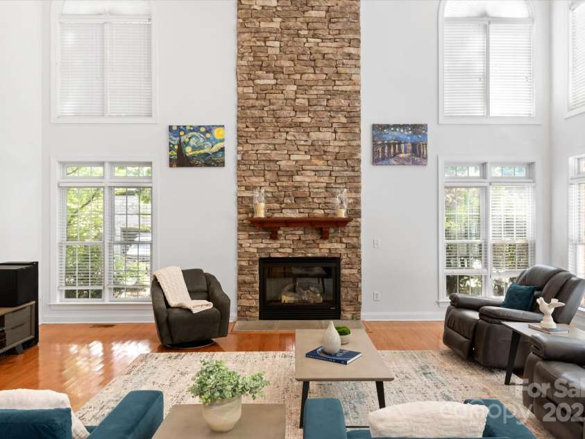 8719 Fairview Road, Charlotte, NC 28226.  MLS# CAR4237074, YatesRealty ID 16932. 