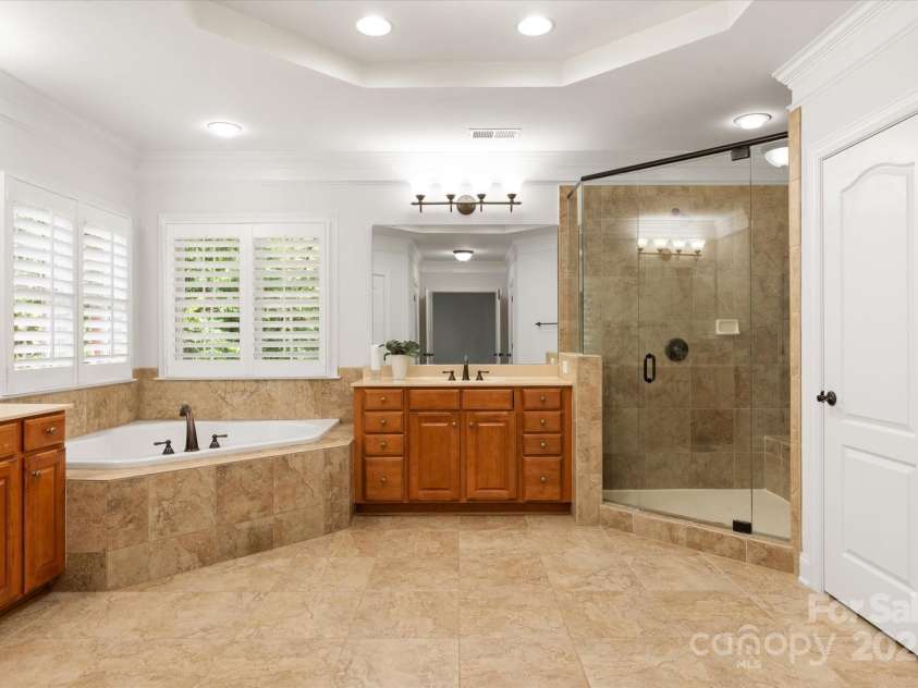 8719 Fairview Road, Charlotte, NC 28226.  MLS# CAR4237074, YatesRealty ID 16932. 