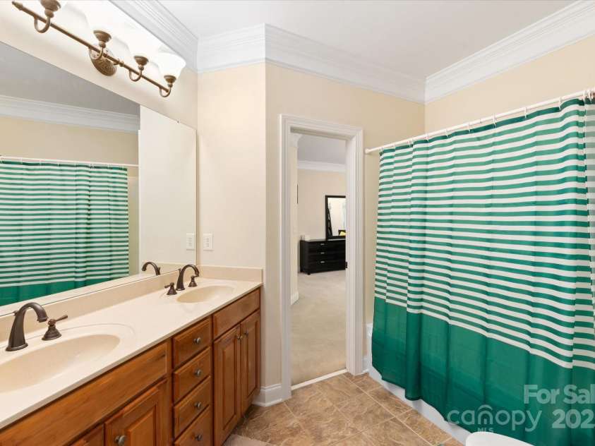 8719 Fairview Road, Charlotte, NC 28226.  MLS# CAR4237074, YatesRealty ID 16932. 