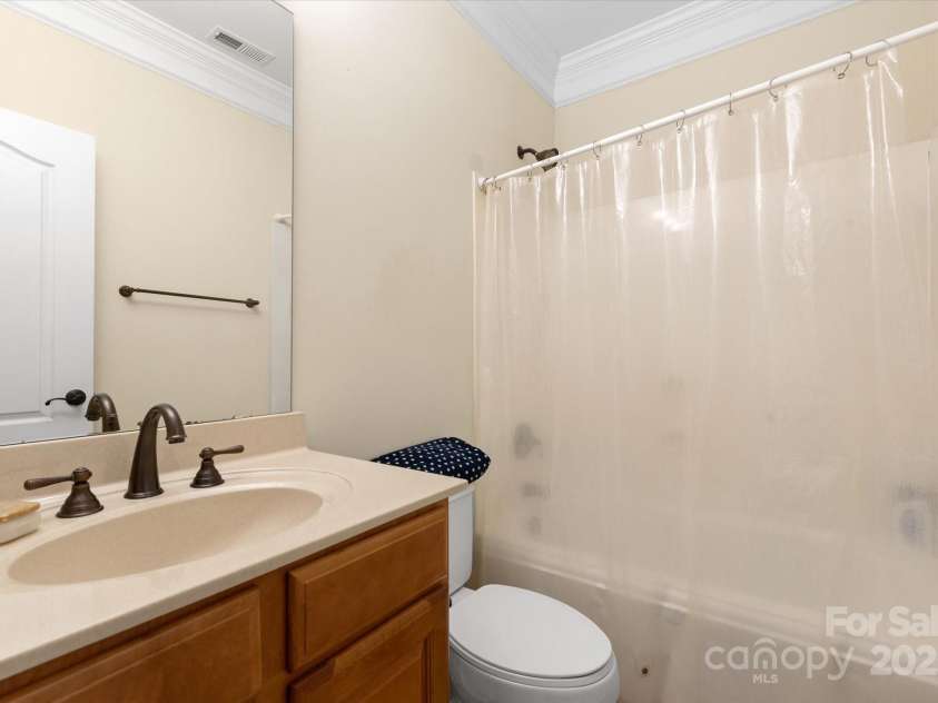 8719 Fairview Road, Charlotte, NC 28226.  MLS# CAR4237074, YatesRealty ID 16932. 