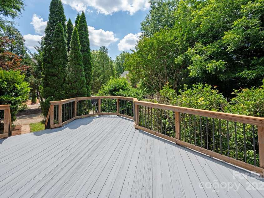 8719 Fairview Road, Charlotte, NC 28226.  MLS# CAR4237074, YatesRealty ID 16932. 
