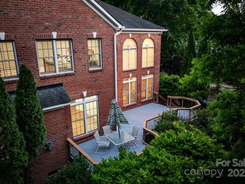 8719 Fairview Road, Charlotte, NC 28226.  MLS# CAR4237074, YatesRealty ID 16932. 