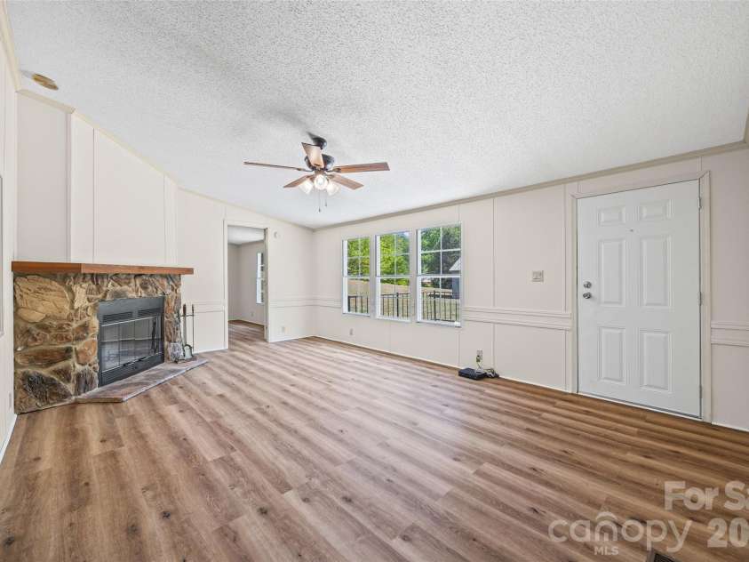 953 Bollinger Pond Drive, Clover, SC 29710.  MLS# CAR4285498, YatesRealty ID 16932. 