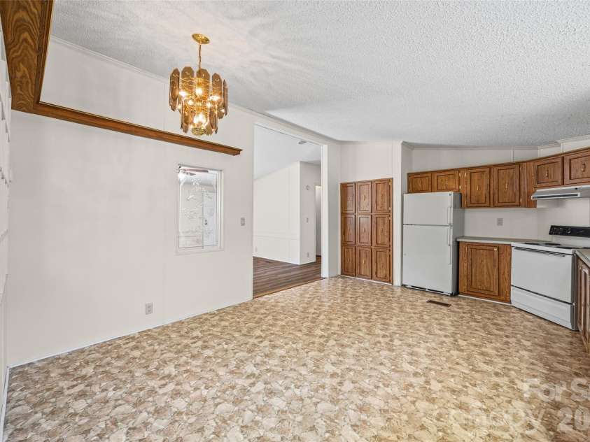 953 Bollinger Pond Drive, Clover, SC 29710.  MLS# CAR4285498, YatesRealty ID 16932. 