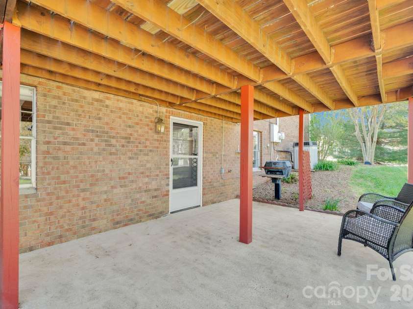 1411 Maiden Road, Maiden, NC 28650.  MLS# CAR4365271, YatesRealty ID 16933. Basement Entrance 