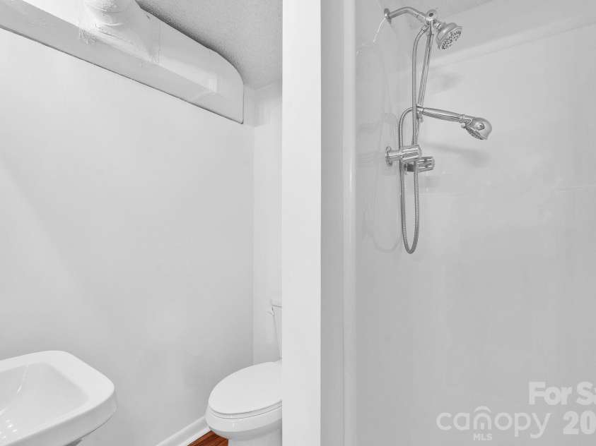 1411 Maiden Road, Maiden, NC 28650.  MLS# CAR4365271, YatesRealty ID 16933. Full Bathroom-Basement