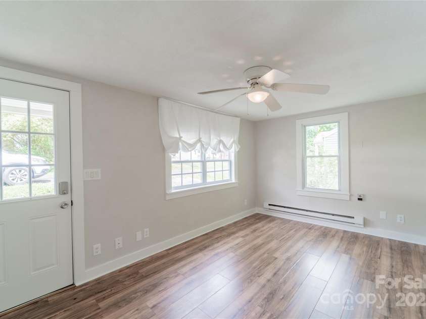 13 Park Lane Avenue, Asheville, NC 28806.  MLS# CAR4262670, YatesRealty ID 16934. Front Living Room