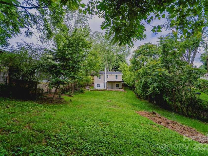 13 Park Lane Avenue, Asheville, NC 28806.  MLS# CAR4262670, YatesRealty ID 16934. Huge Backyard!!!