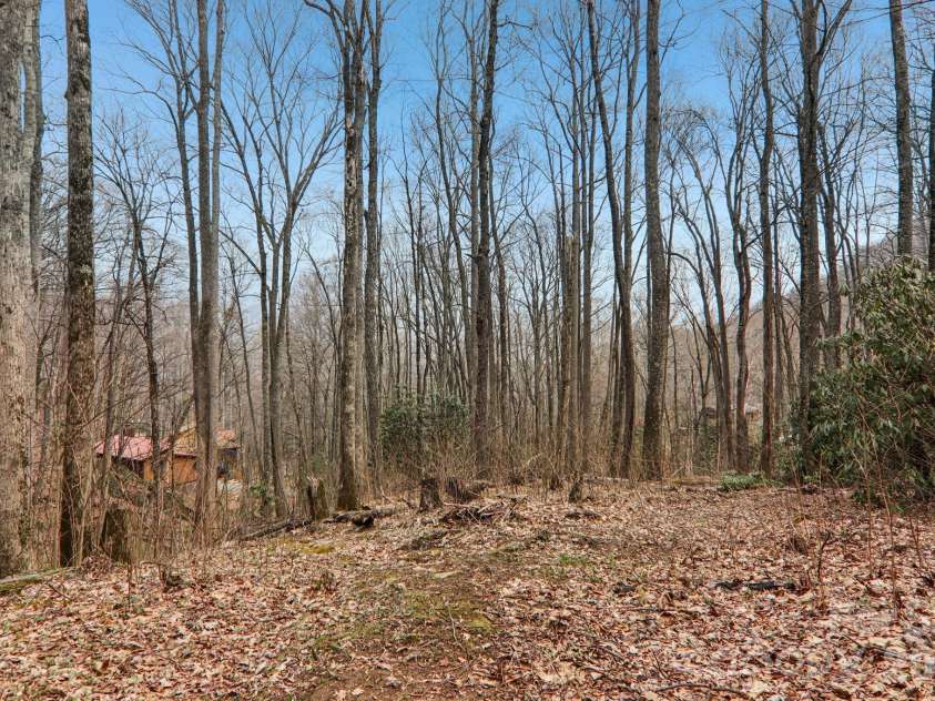 33 Fernbrook Road, Maggie Valley, NC 28751.  MLS# CAR4355332, YatesRealty ID 16934. 