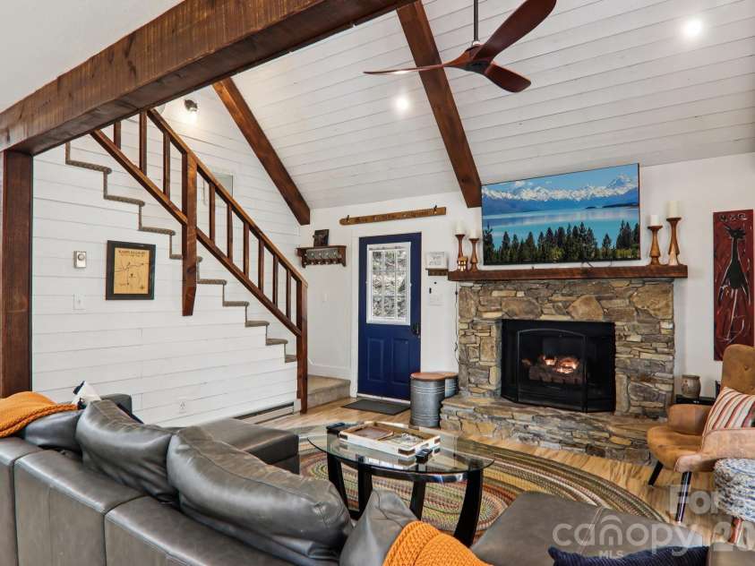 33 Fernbrook Road, Maggie Valley, NC 28751.  MLS# CAR4355332, YatesRealty ID 16934. 