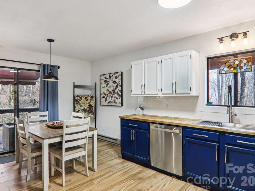 33 Fernbrook Road, Maggie Valley, NC 28751.  MLS# CAR4355332, YatesRealty ID 16934. 