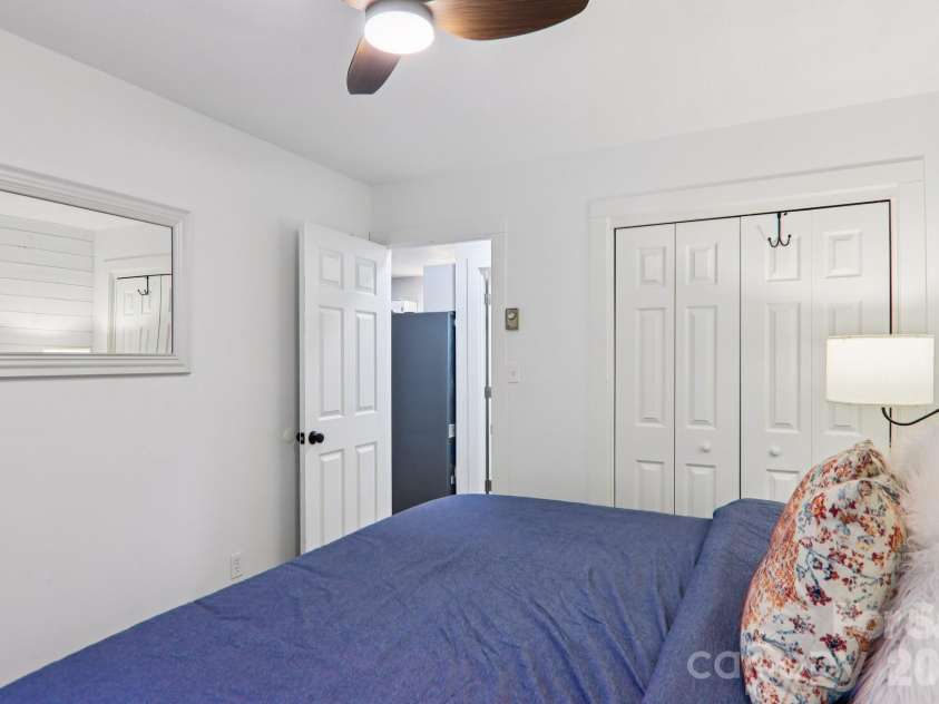 33 Fernbrook Road, Maggie Valley, NC 28751.  MLS# CAR4355332, YatesRealty ID 16934. 