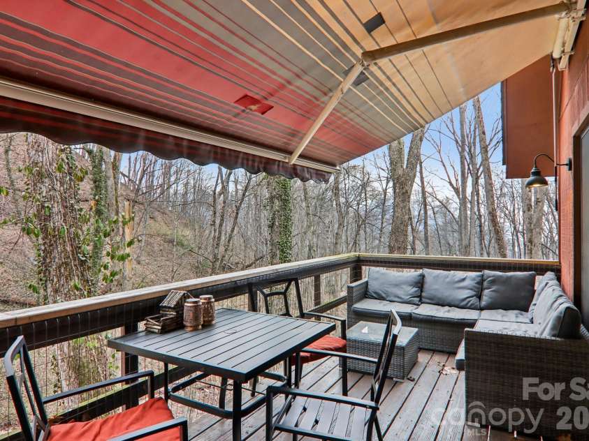 33 Fernbrook Road, Maggie Valley, NC 28751.  MLS# CAR4355332, YatesRealty ID 16934. 