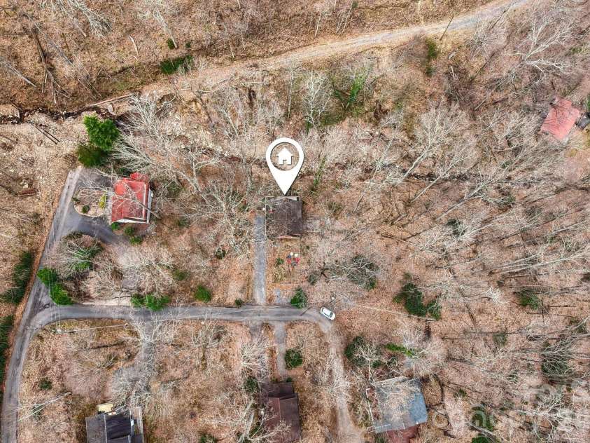 33 Fernbrook Road, Maggie Valley, NC 28751.  MLS# CAR4355332, YatesRealty ID 16934. 
