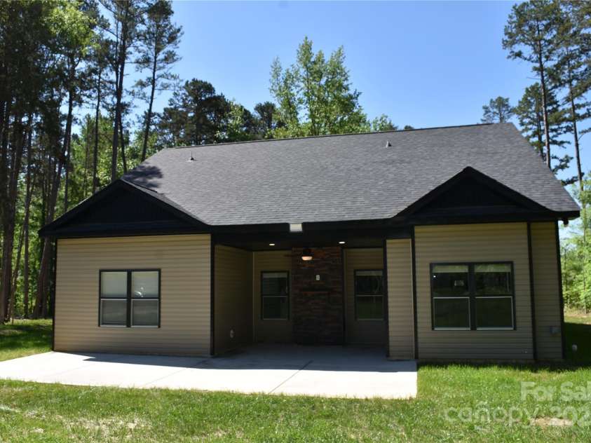 6519 Pargo Road, Charlotte, NC 28216.  MLS# CAR4246671, YatesRealty ID 16937. Back Patio.